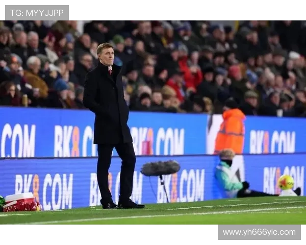 曼联战布莱顿芒特先发库尼亚谢什科